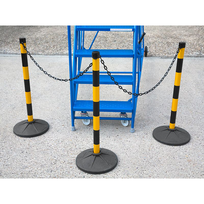 EHV-CHAINPOST-BLACK-YELLOW-SET-OF-6-ON-SITE